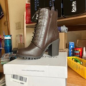 Dream Pairs Women's Lace Up Brown Boots